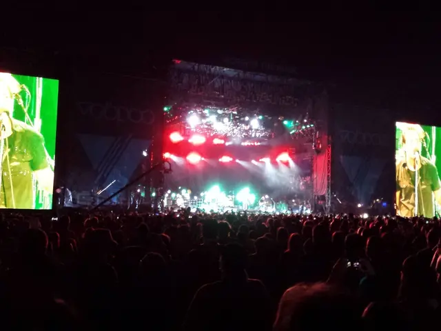 Performer Stefan Mross returns to the stage following his mother's passing